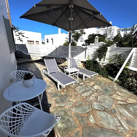 Dafni's Philoxenia Apartahotel Naousa (Paros)