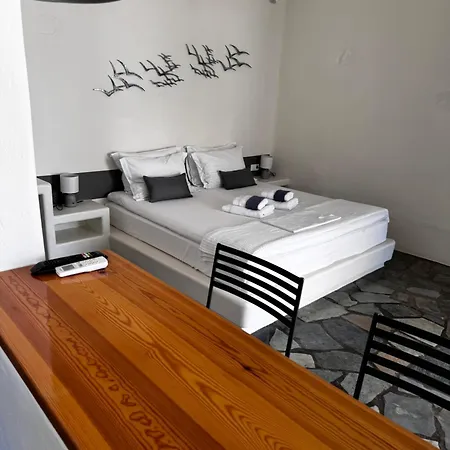 Dafni's Philoxenia Hotel apartamentowy Nausa