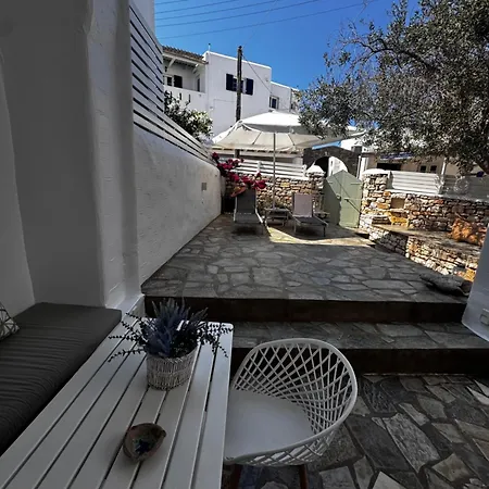 Dafni's Philoxenia Apartahotel Naousa (Paros)