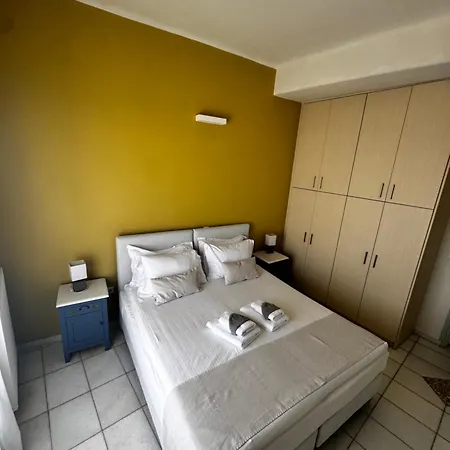 Dafni's Philoxenia Apartahotel