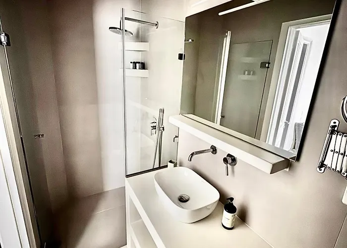 מלון דירות Dafni's Philoxenia 4*