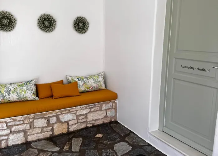 Dafni's Philoxenia נאוסה