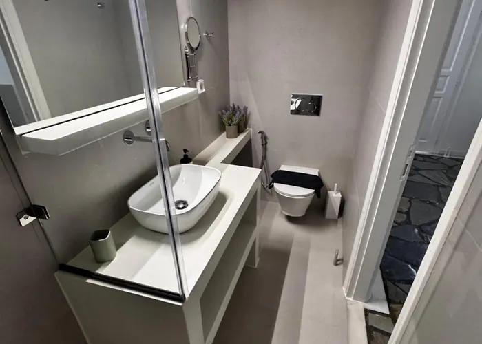 Dafni's Philoxenia נאוסה