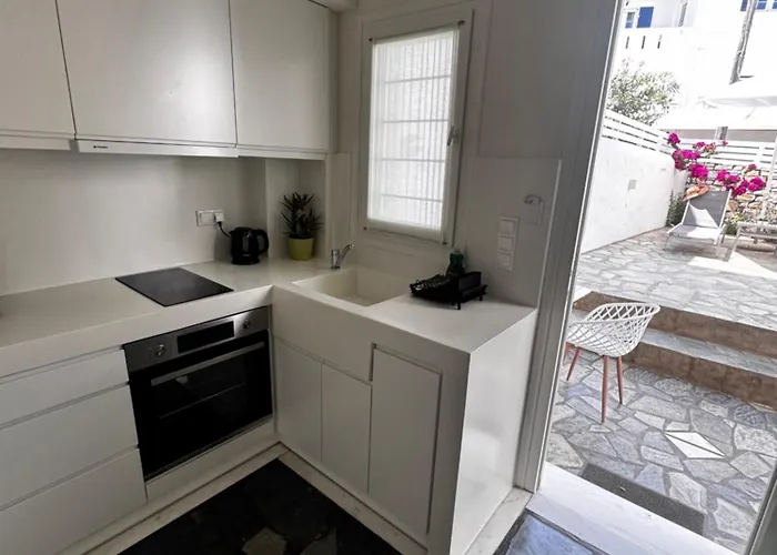 מלון דירות Dafni's Philoxenia 4*