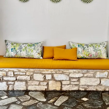 Dafni's Philoxenia Aparthotel 4*