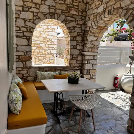 Dafni's Philoxenia 4* Naousa (Paros)