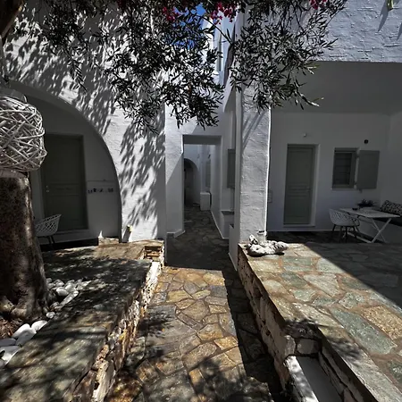 Dafni's Philoxenia 4* Naousa (Paros)