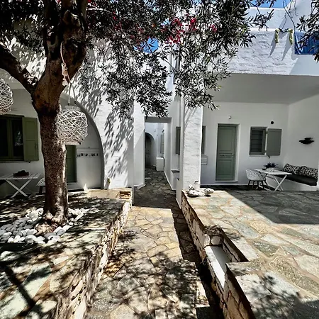 Dafni's Philoxenia 4* Naousa (Paros)