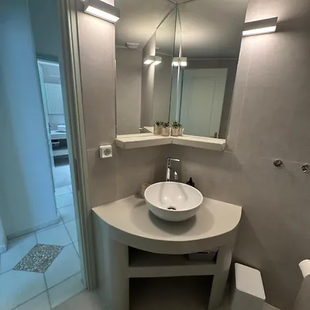 Dafni's Philoxenia Aparthotel *