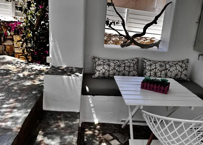 Dafni's Philoxenia Apartahotel