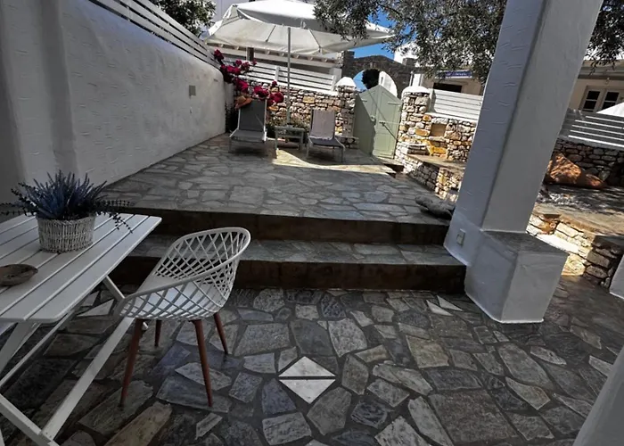 Dafni's Philoxenia Apartahotel Naousa (Paros)