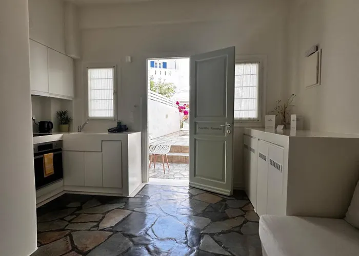 Dafni's Philoxenia Apartahotel 4*