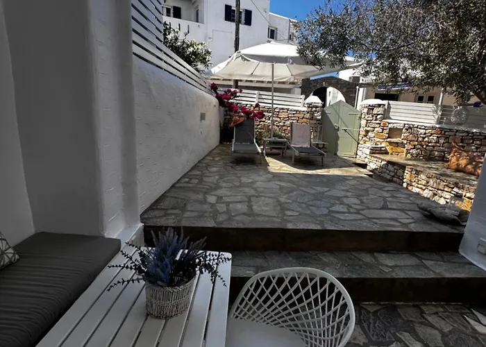 Dafni's Philoxenia Apartahotel Naousa (Paros)