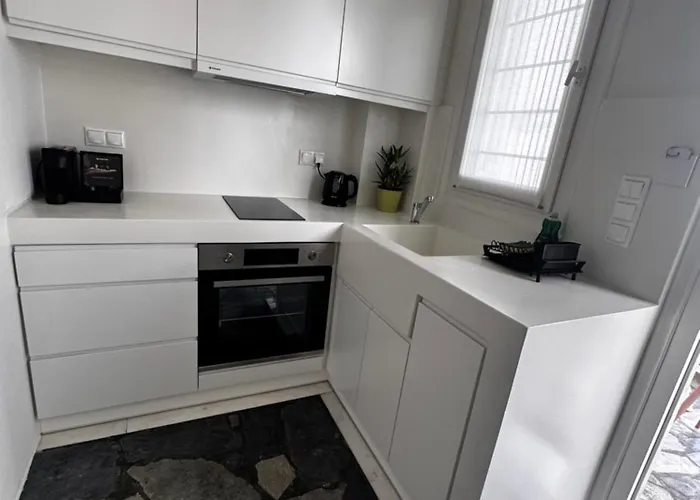 Dafni's Philoxenia Apartahotel