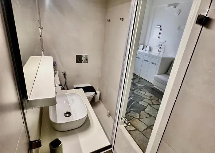 Dafni's Philoxenia Apartahotel 4*